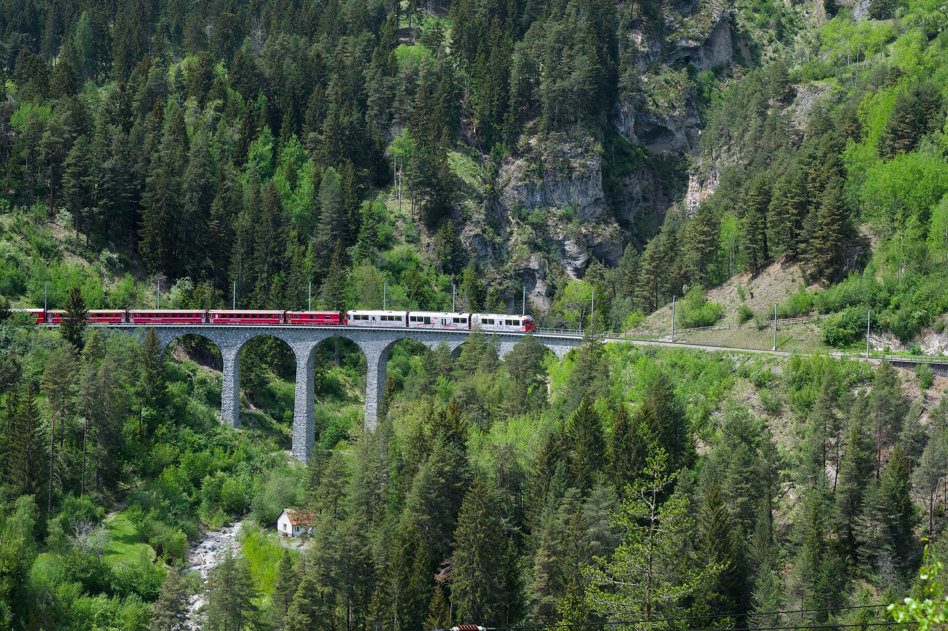 Treni panoramici Svizzera: prezzi e prenotazioni